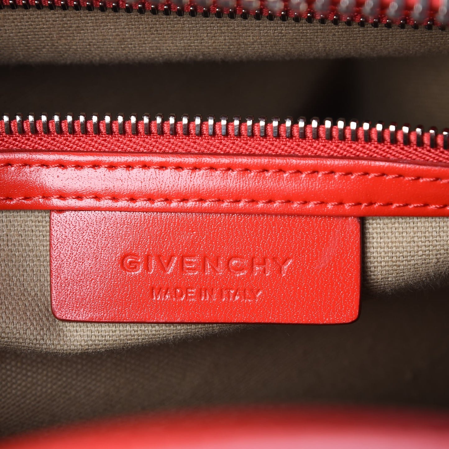 Shiny Lord Calfskin Medium Antigona Medium Red