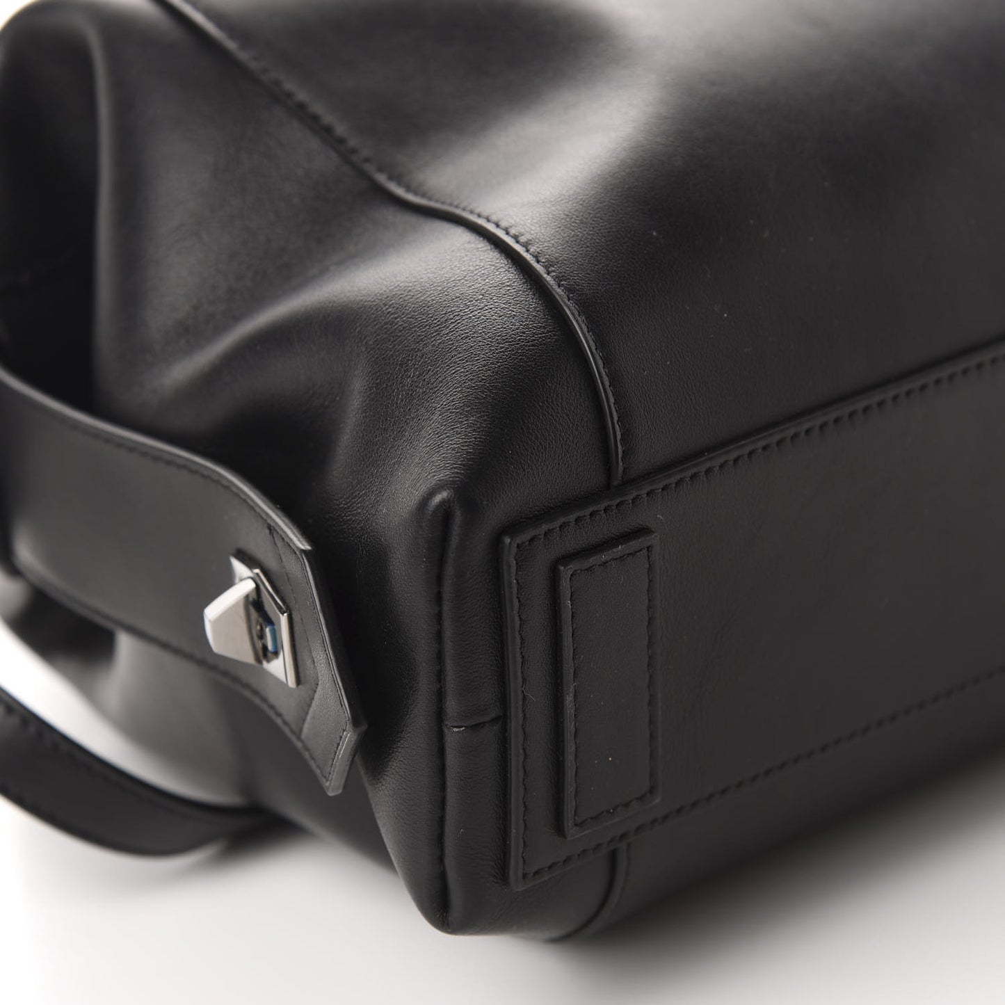 Smooth Calfskin Small Soft Antigona Black