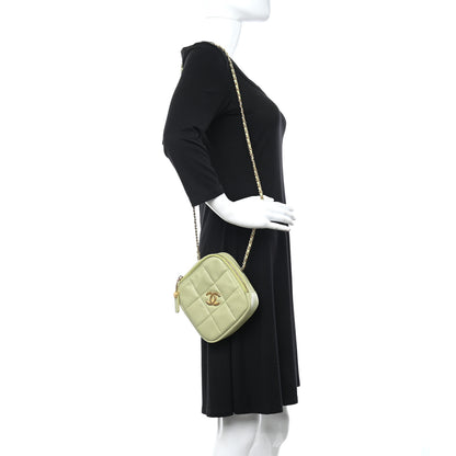 Chanel Lambskin Quilted Diamond Clutch With Chain Light Green 2 of 11