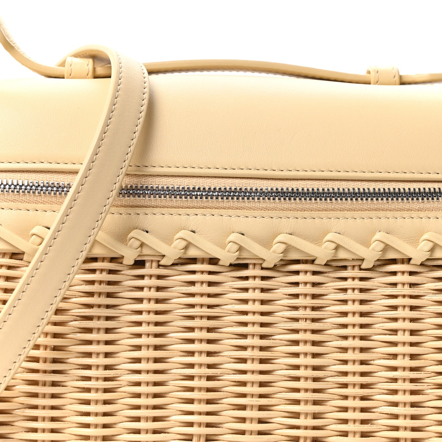 Wicker Calfskin North South L19 Extra Pocket Pouch Ivory