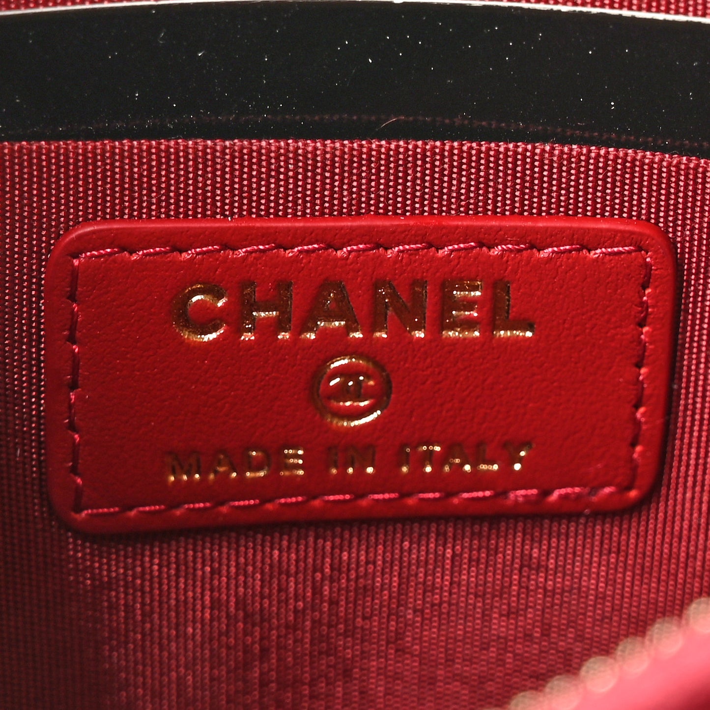 Shiny Goatskin Quilted Chanel 19 Phone and Card Holder Red