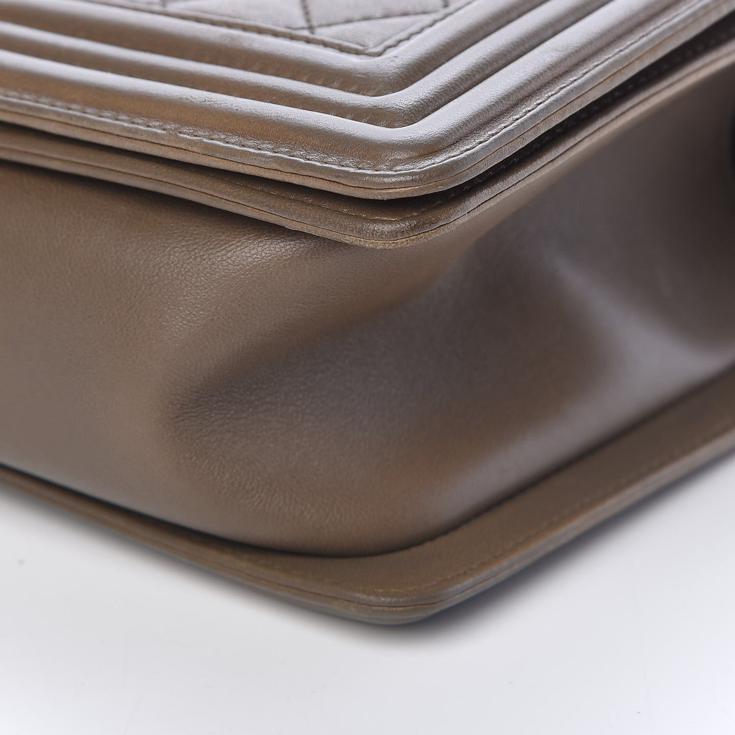Lambskin Quilted Medium Boy Flap Khaki