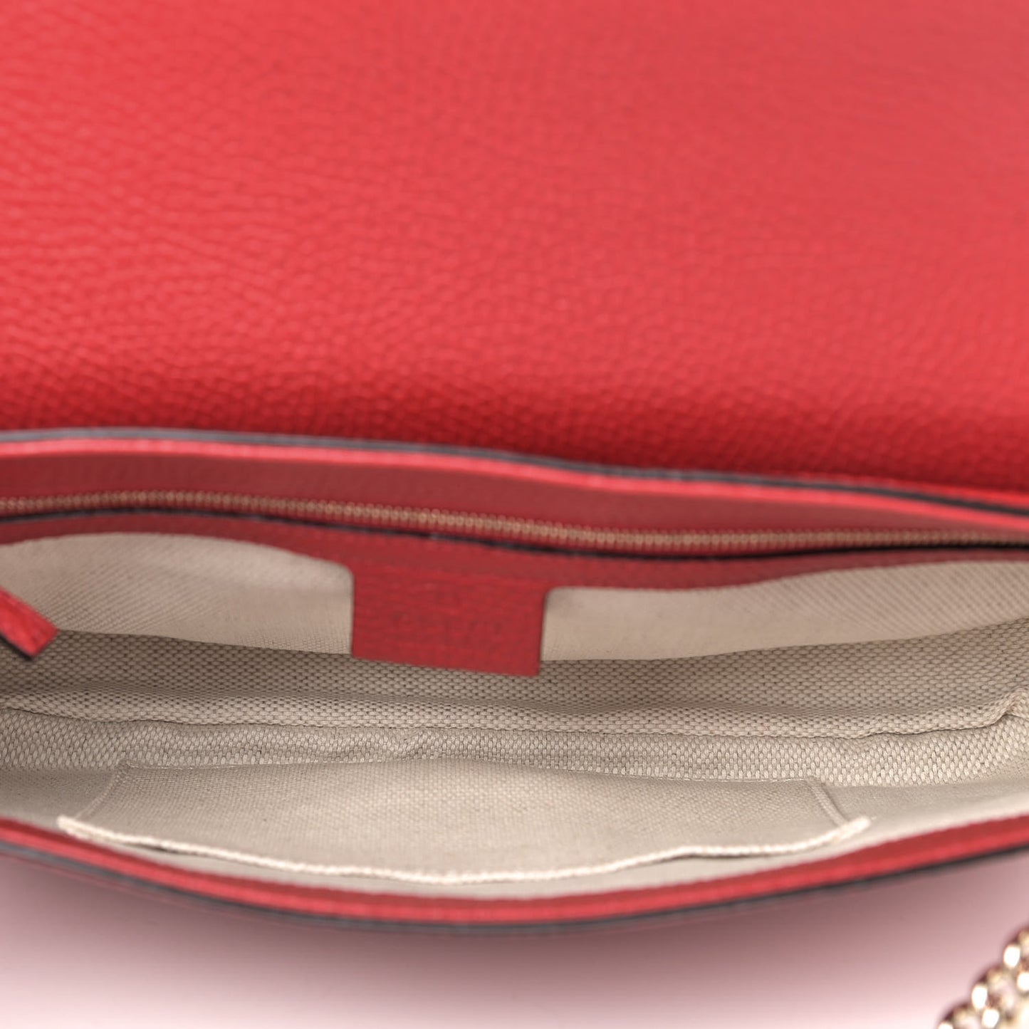 Pebbled Calfskin Medium Soho Flap Crossbody Vibrant Red