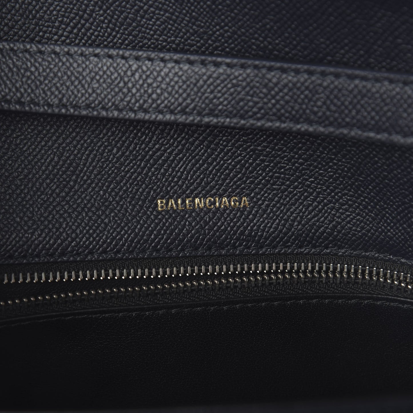 Signature Grained Calfskin Logo S Ville Day Bag Bleu Tempete Jaune