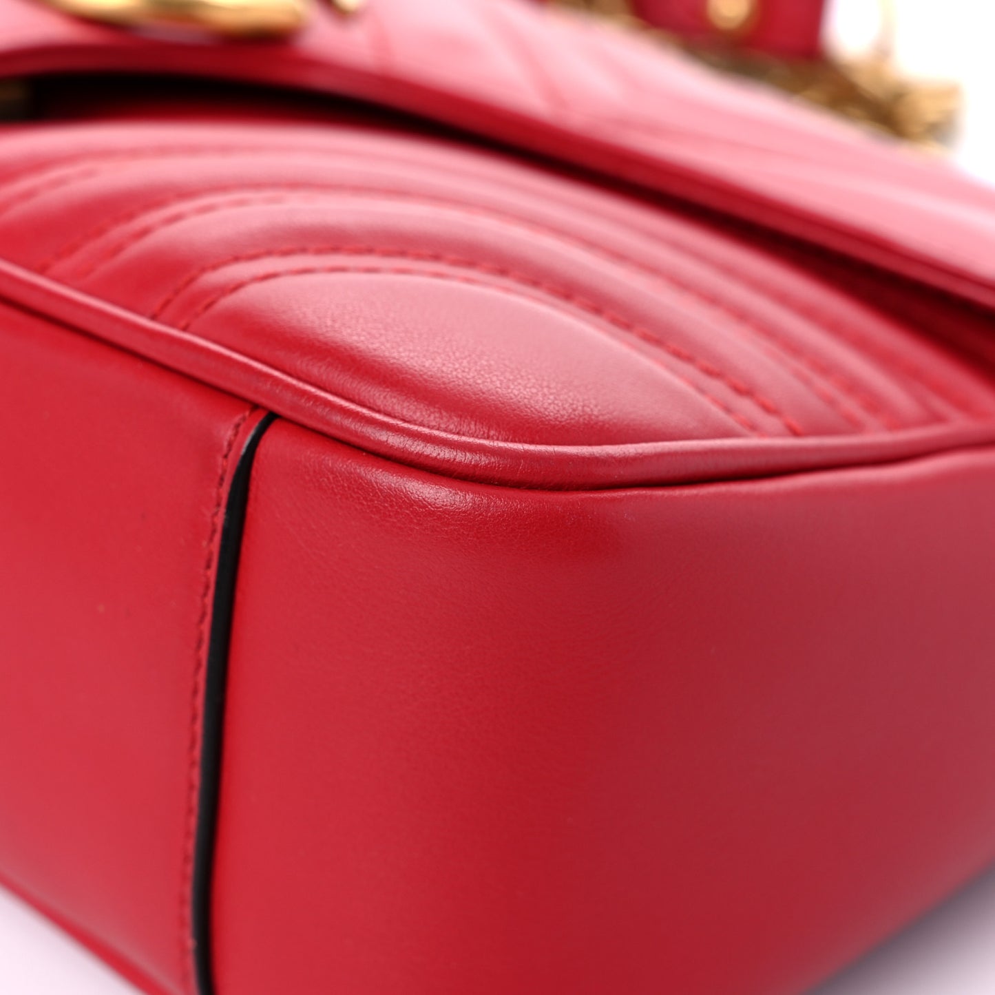 Calfskin Matelasse Small GG Marmont Shoulder Bag Hibiscus Red