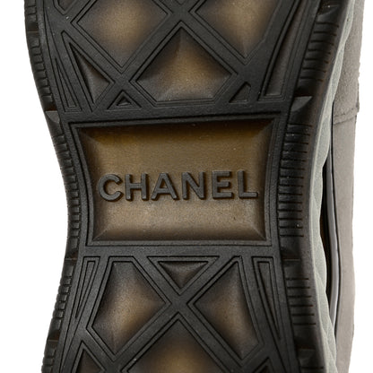 Chanel Velvet Calfskin Mixed Fibers CC Sneakers 39.5 Ivory Black 8 of 10