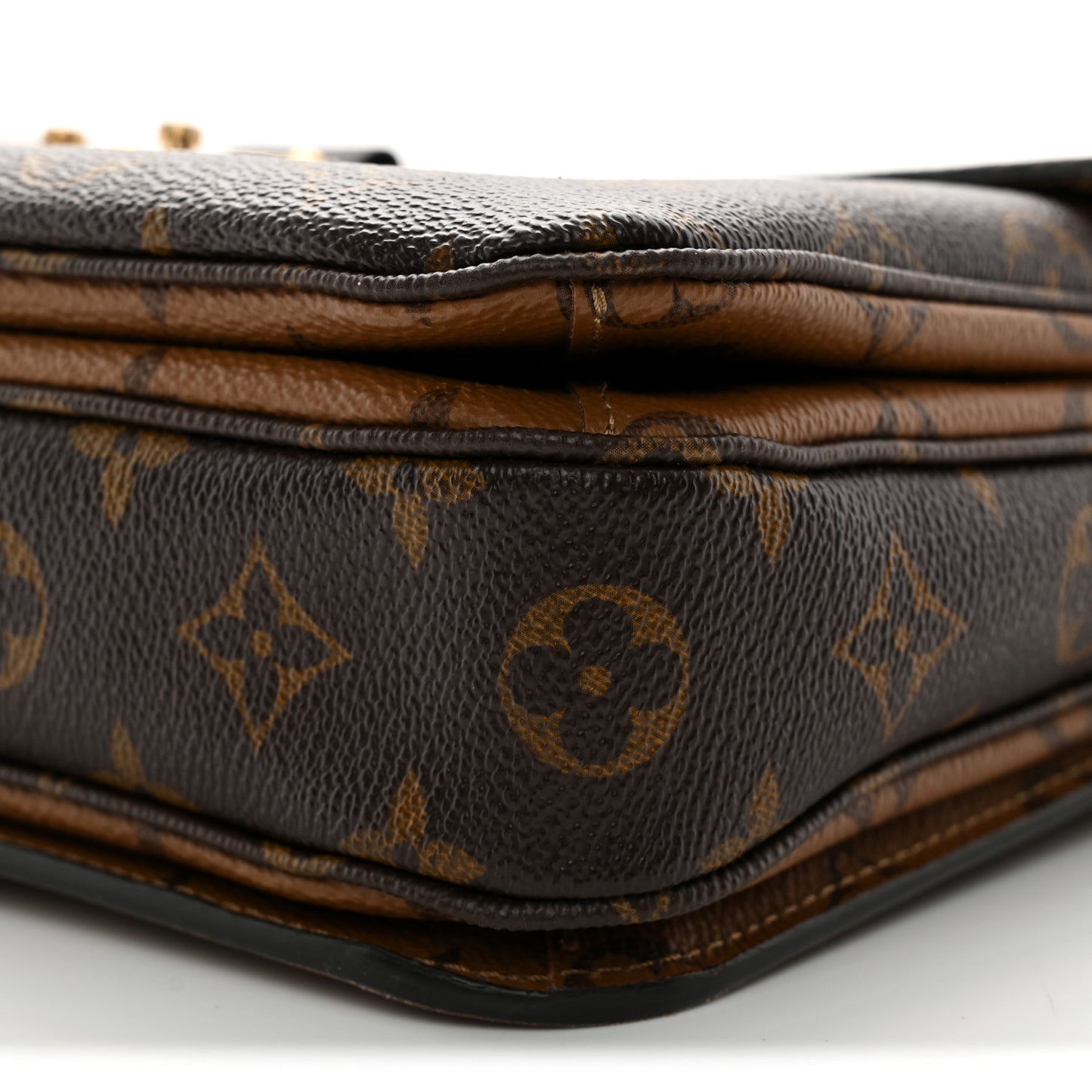 Reverse Monogram Pochette Metis
