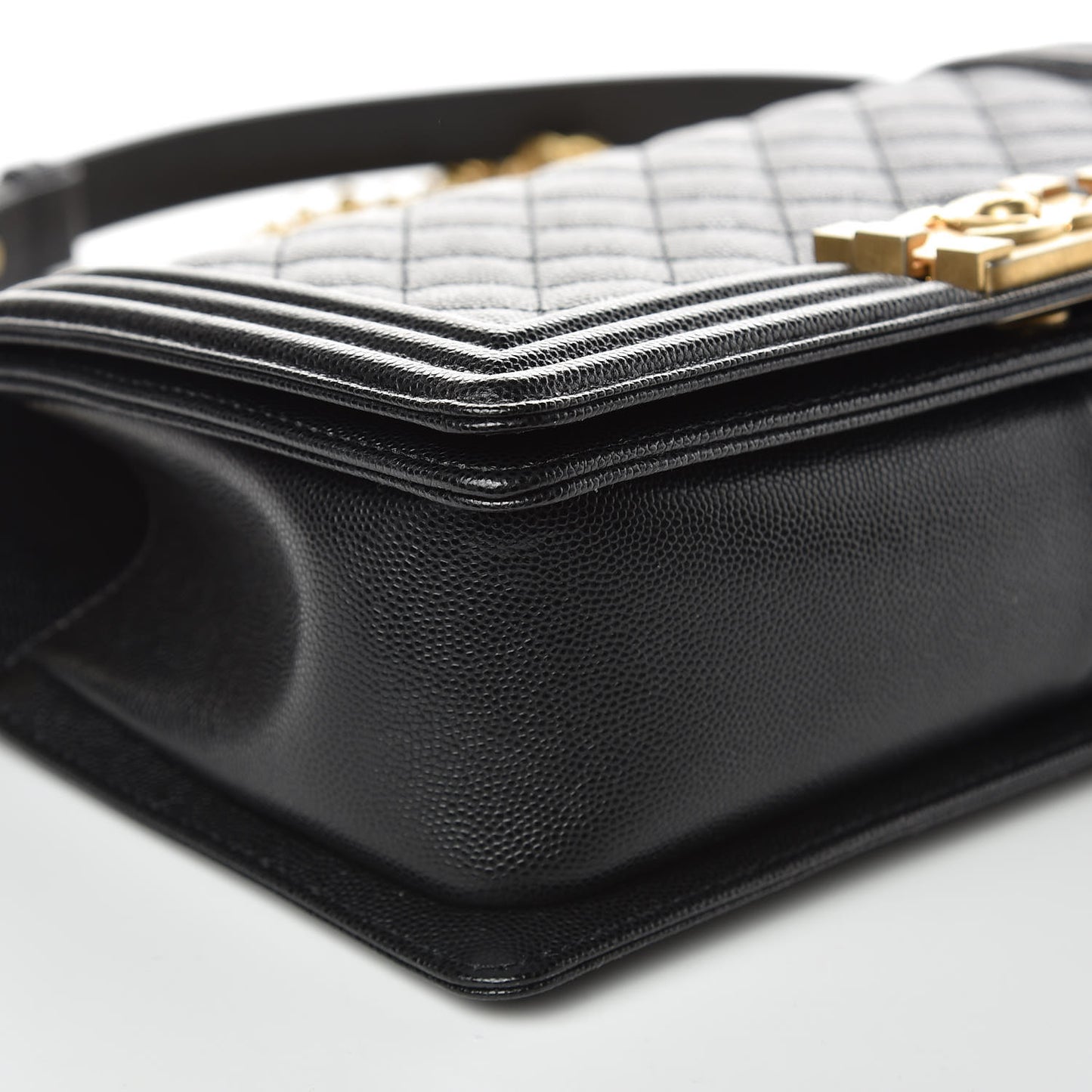 Caviar Quilted Medium Boy Flap Black