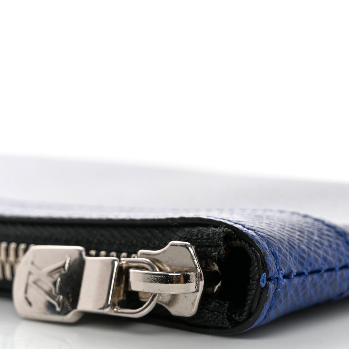 Taiga Monogram Pacific Discovery Pochette Cobalt