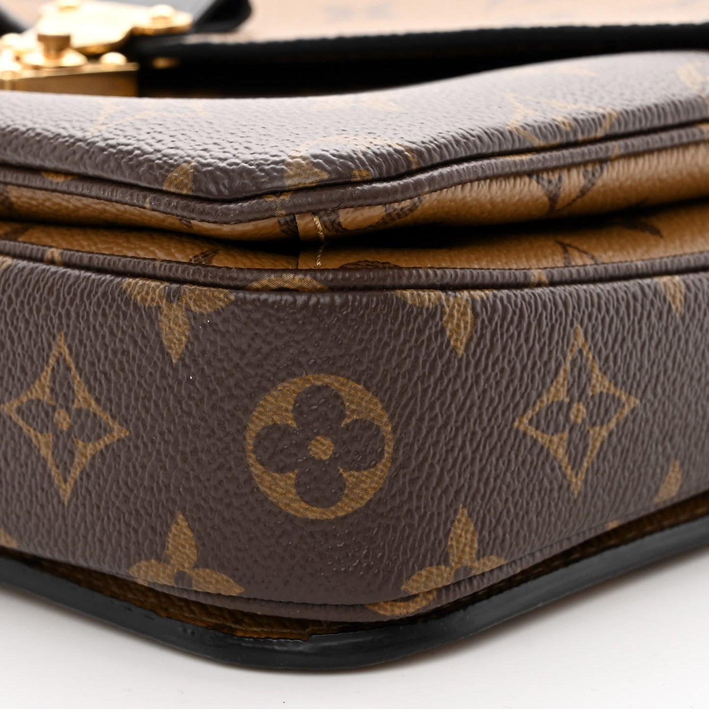 Reverse Monogram Pochette Metis