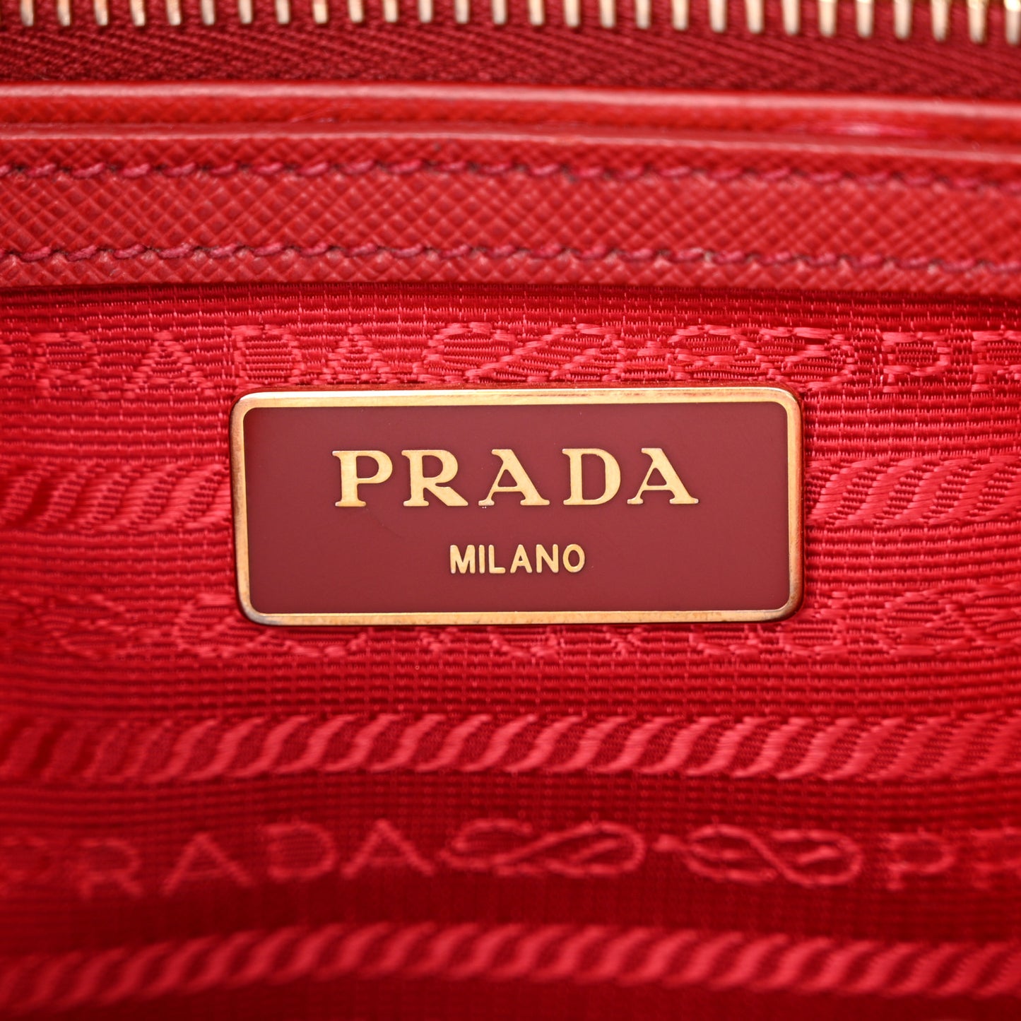 Saffiano Lux Small Galleria Double Zip Tote Fuoco
