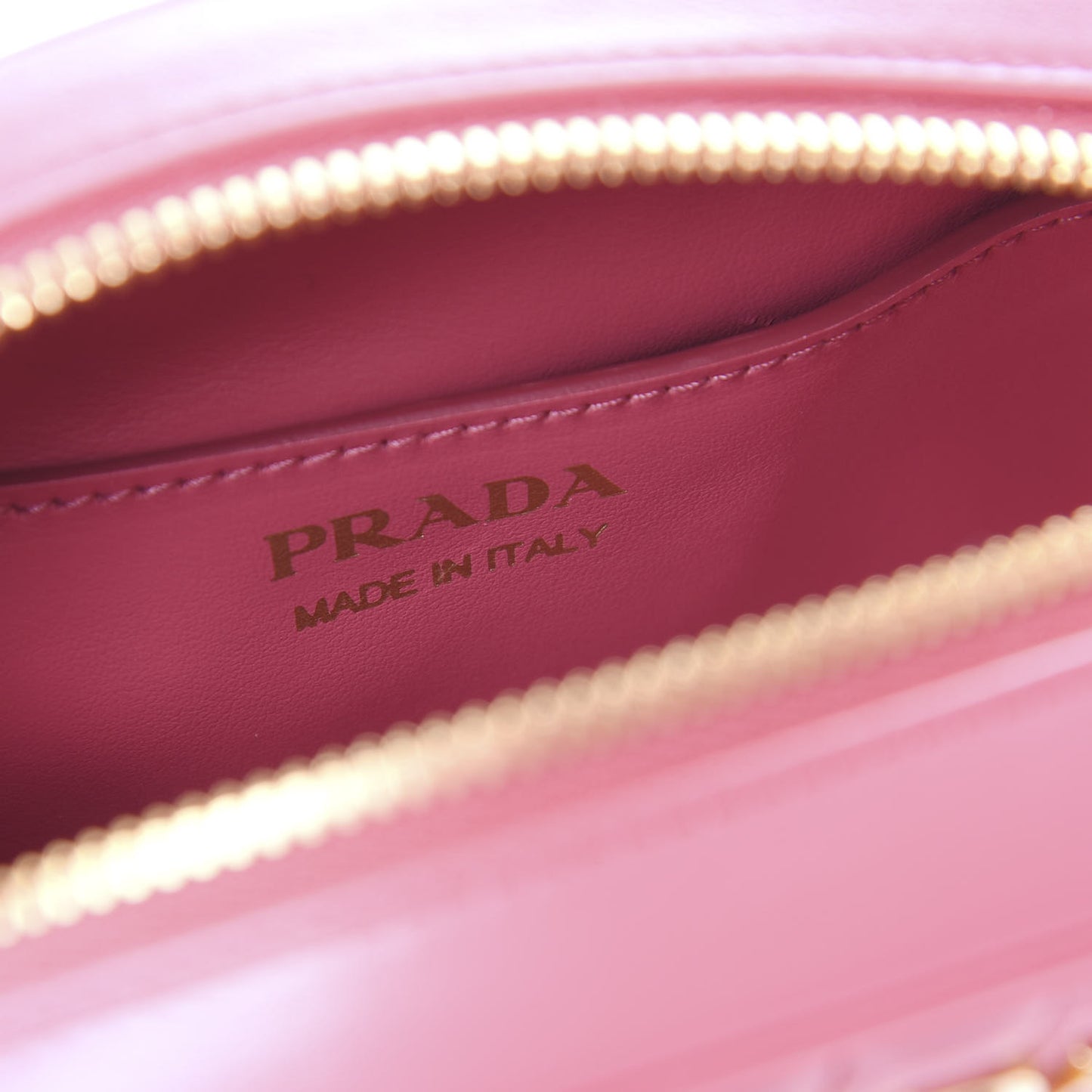 Soft Calfskin Impunture Diagramme Chain Crossbody Peonia