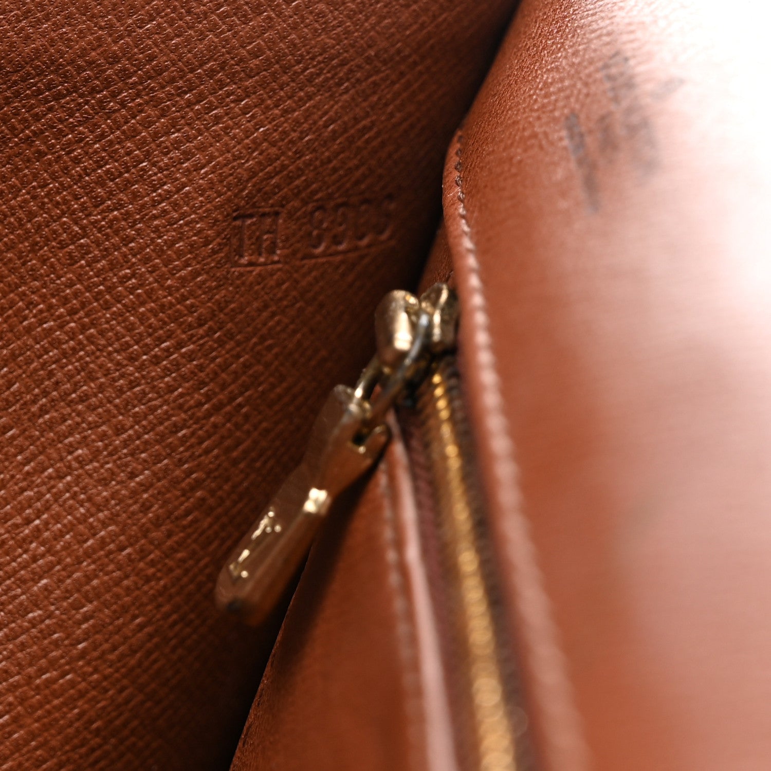Louis Vuitton Monogram Pochette Dame 29 7 of 11