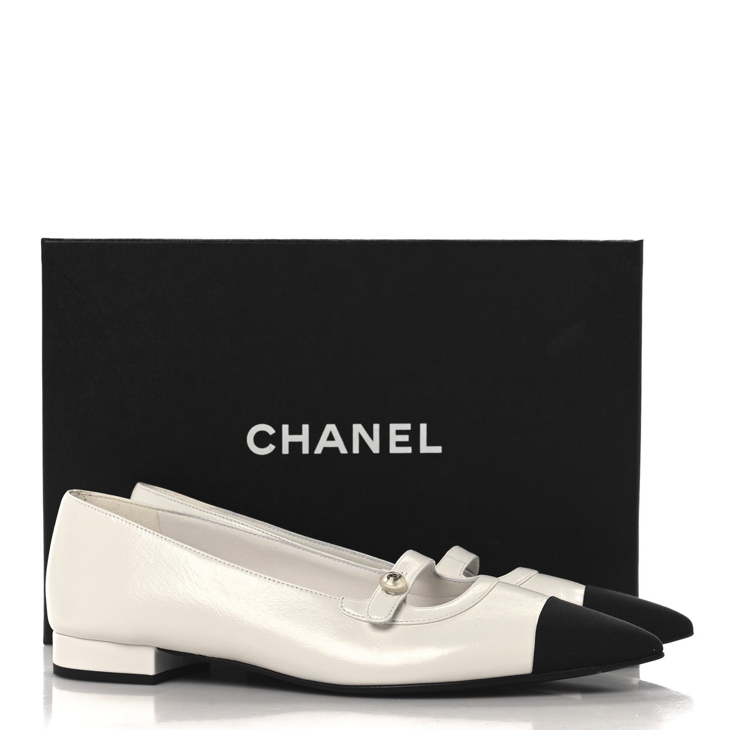 Shiny Lambskin Grosgrain Pearl Mary Janes Flats 40 White Black