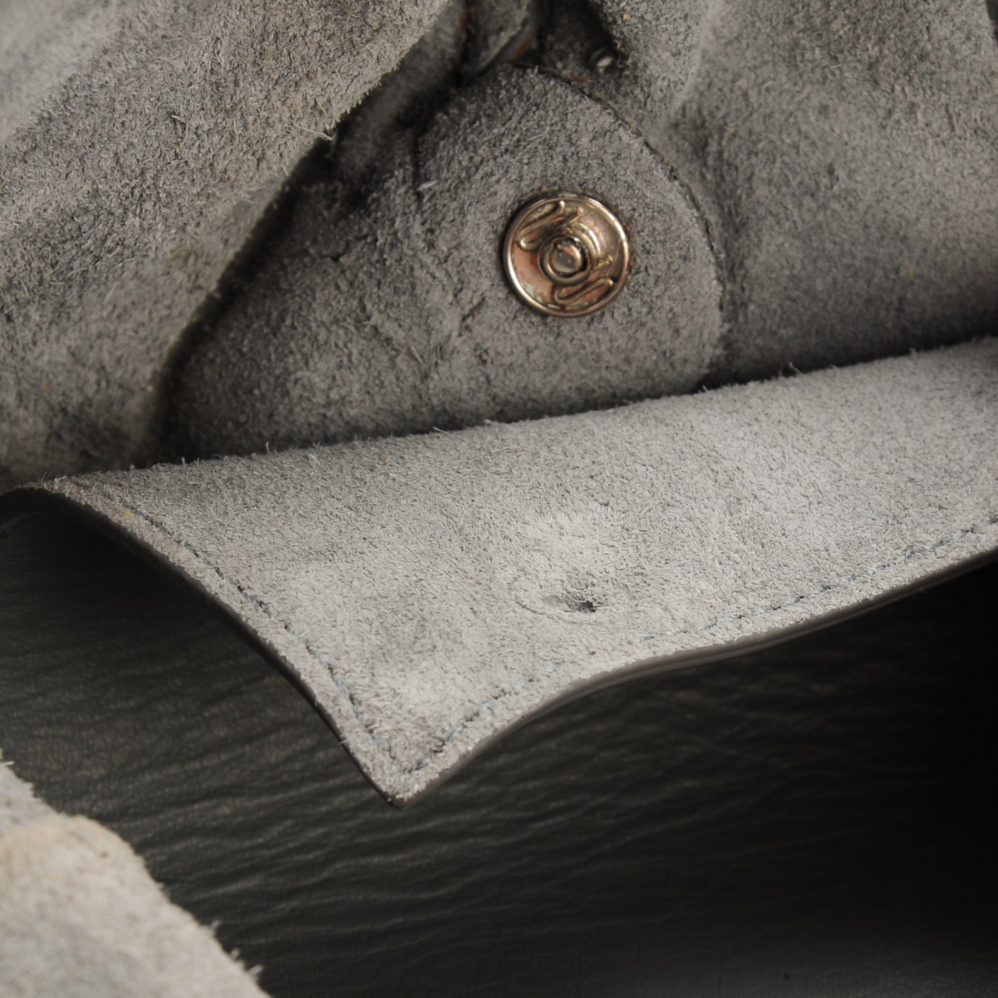 Veau Papier A4 Zip Around Tote Grey
