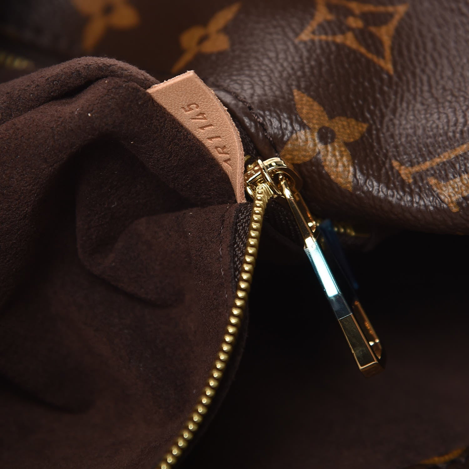 Louis Vuitton Monogram Metis 8 of 11