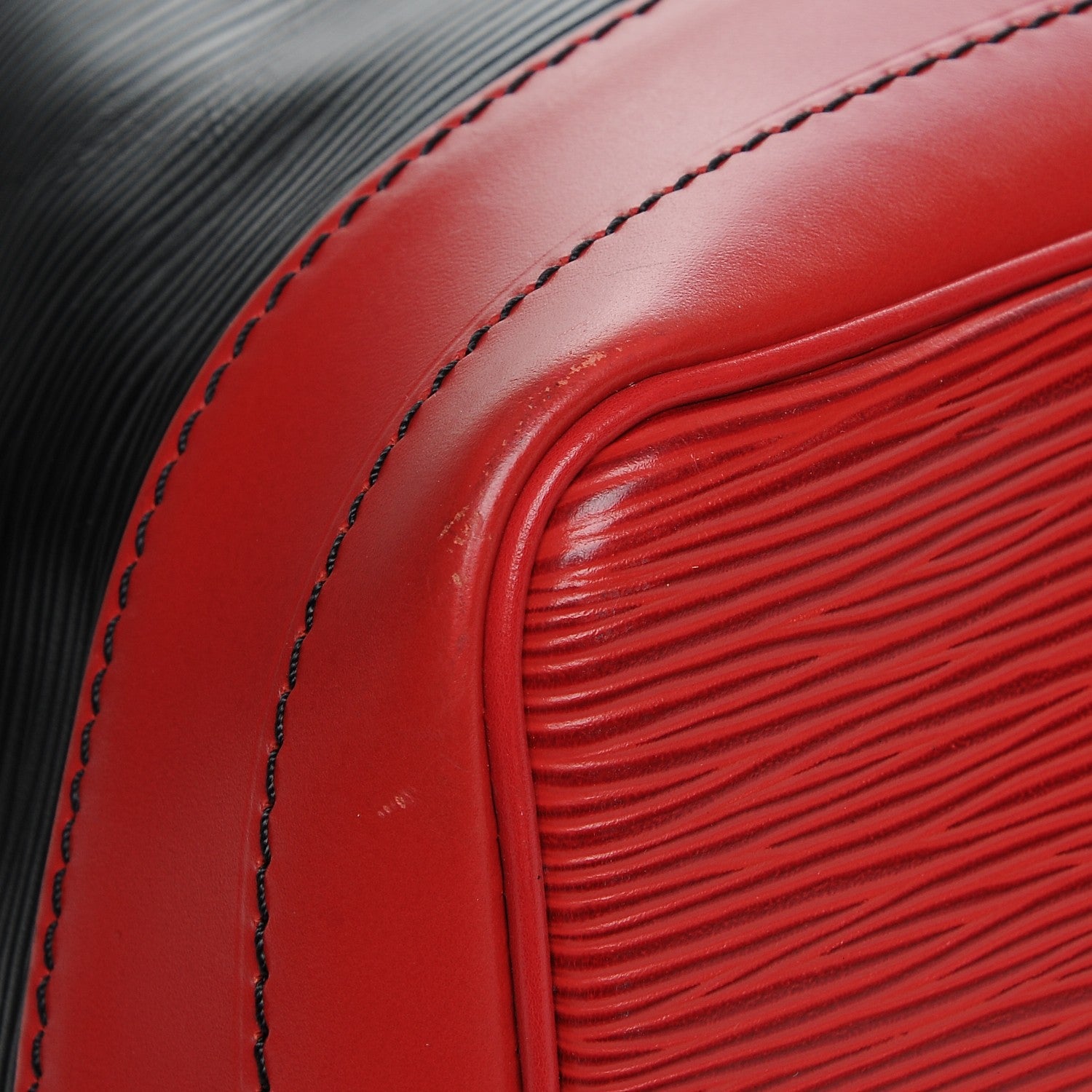 Louis Vuitton Epi Noe Black Red 9 of 9
