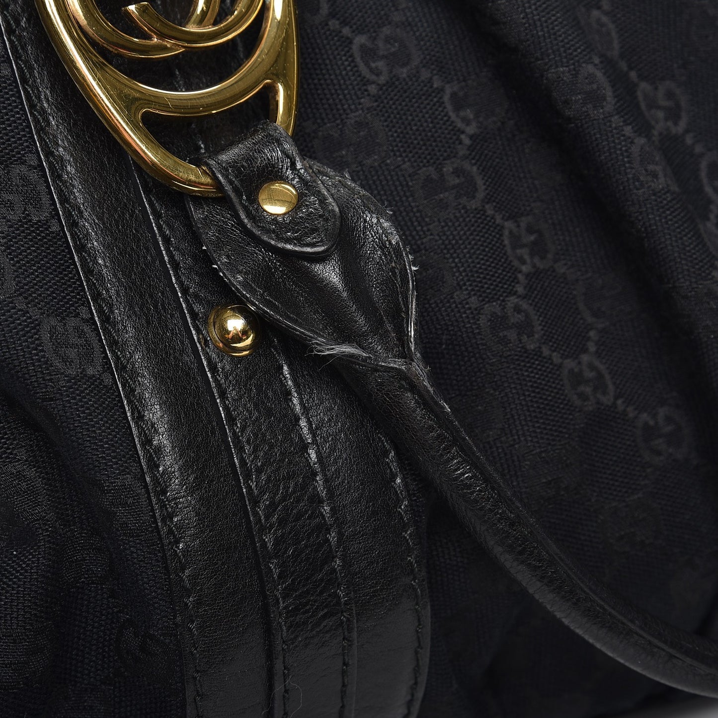 Monogram Medium Interlocking Boston Black