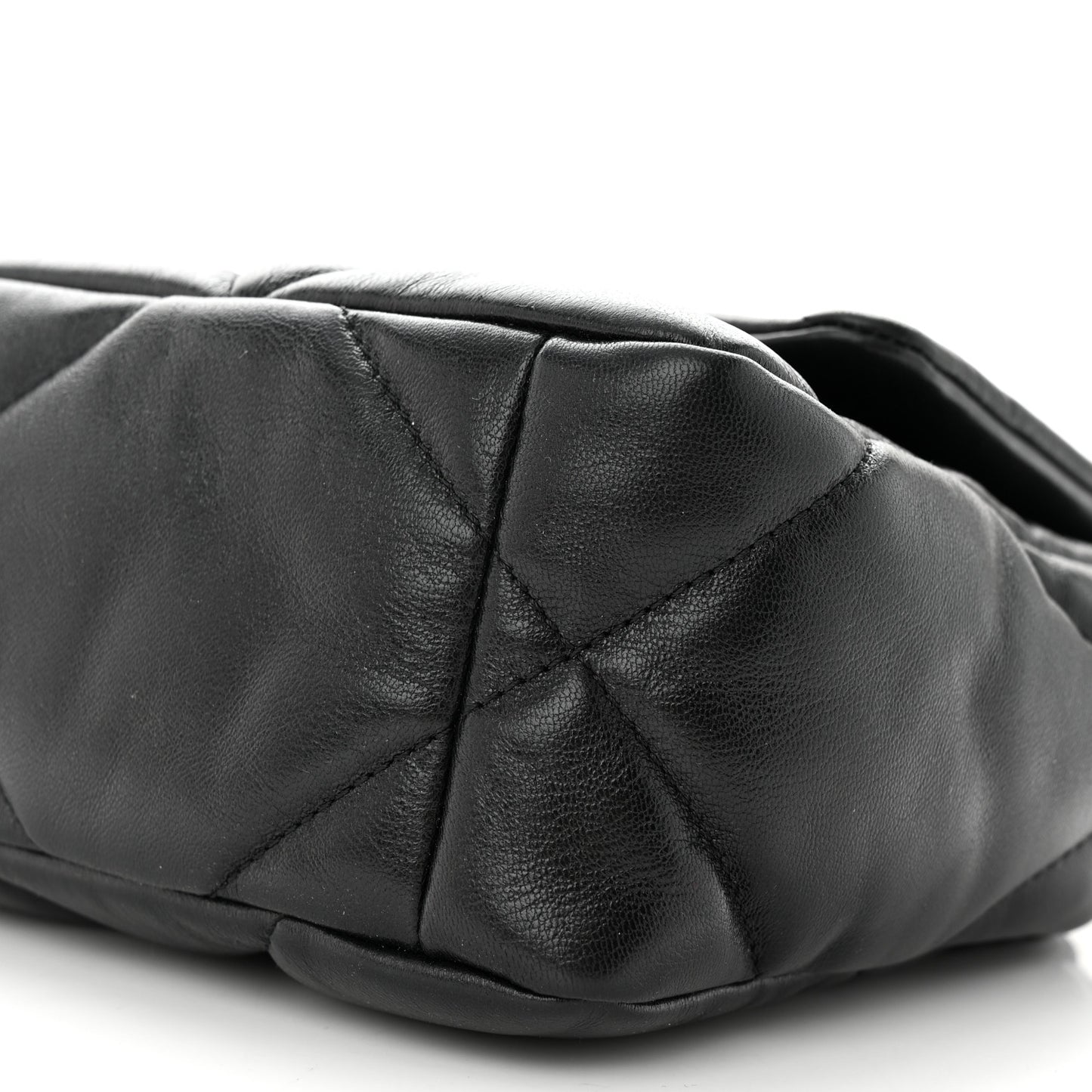 Lambskin Quilted Medium Chanel 19 Flap Black