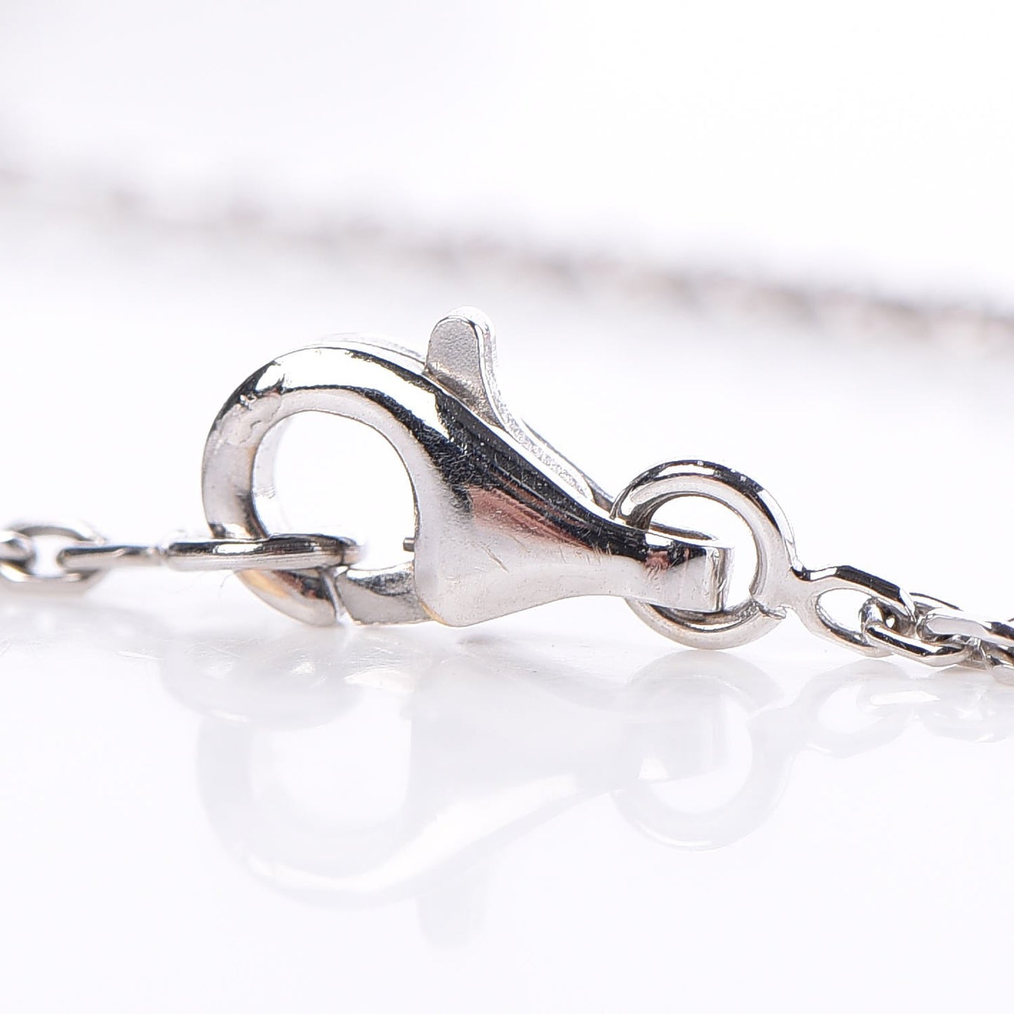18K White Gold Diamond Agate Camelia Sculpte Pendant Necklace