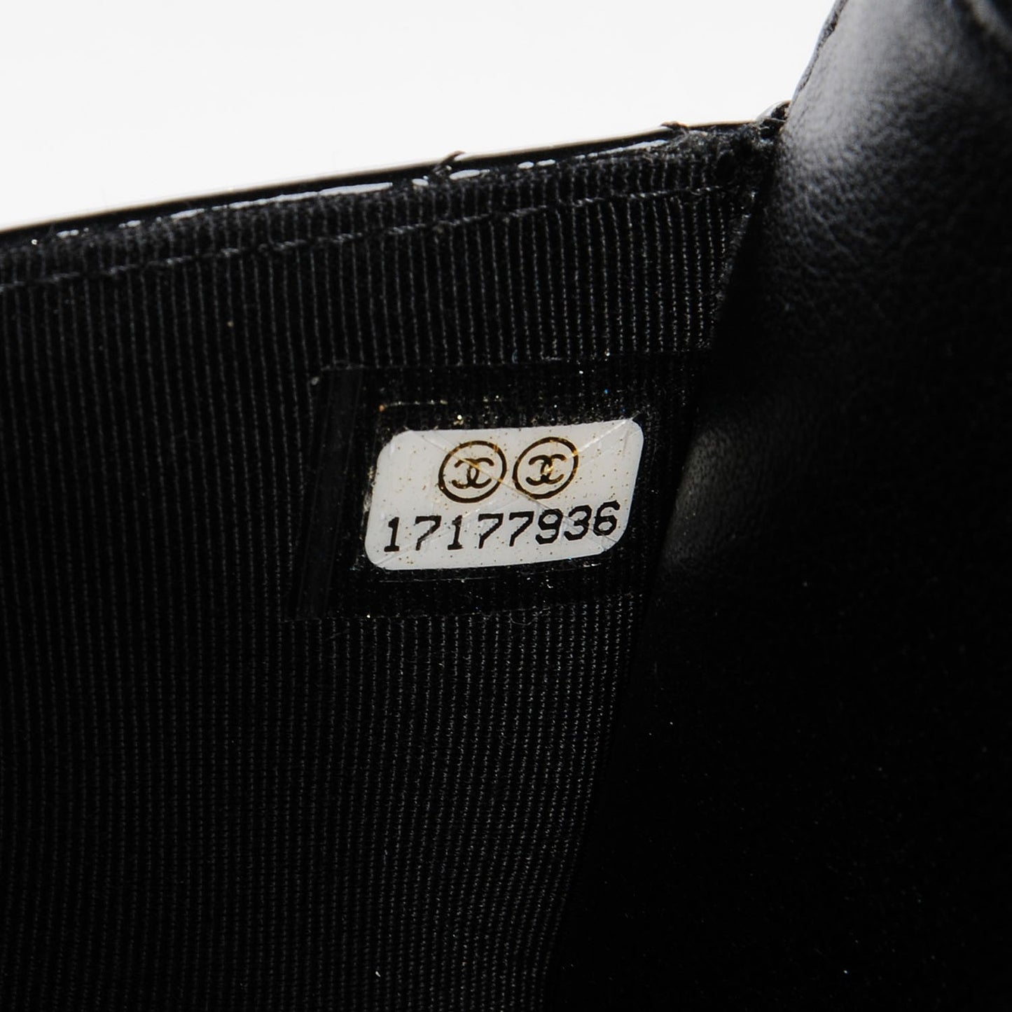 Patent Quilted Wallet On Chain WOC Black