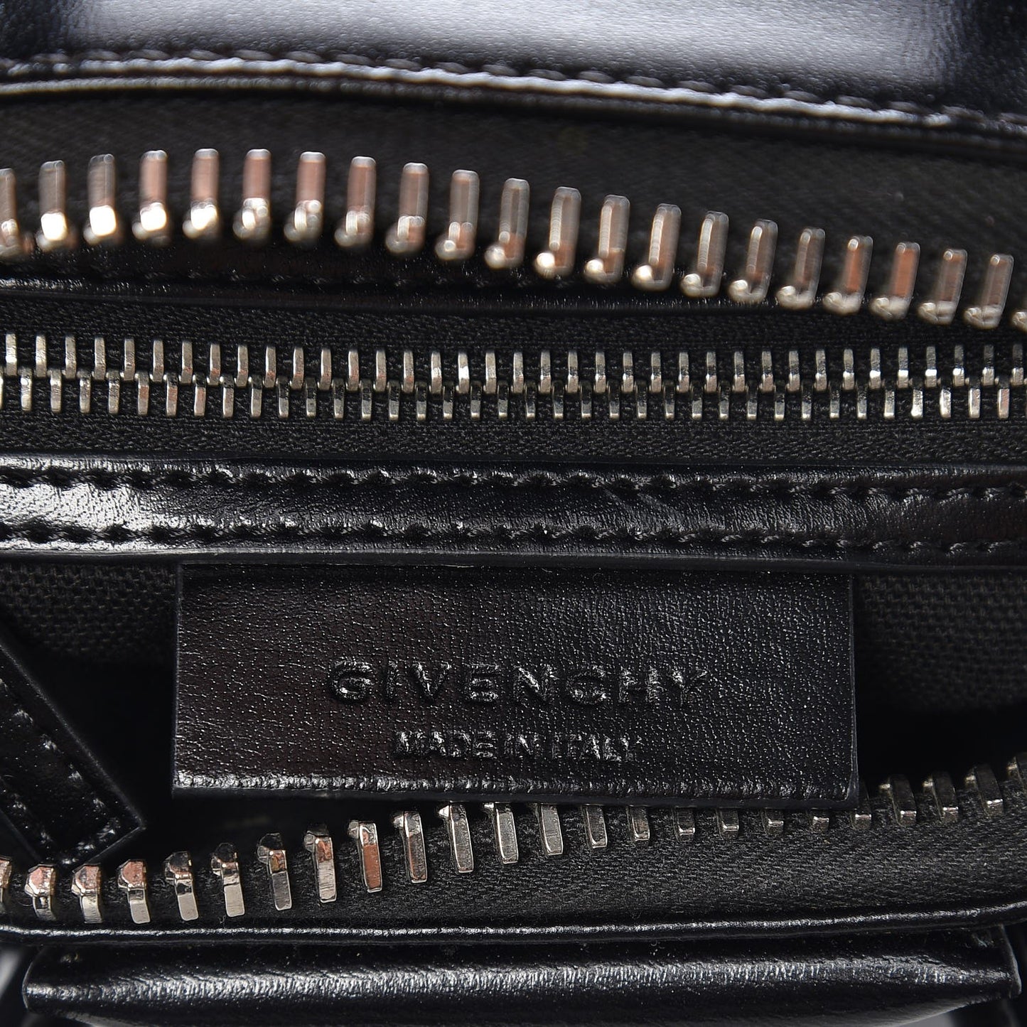 Shiny Lord Calfskin Mini Antigona Black