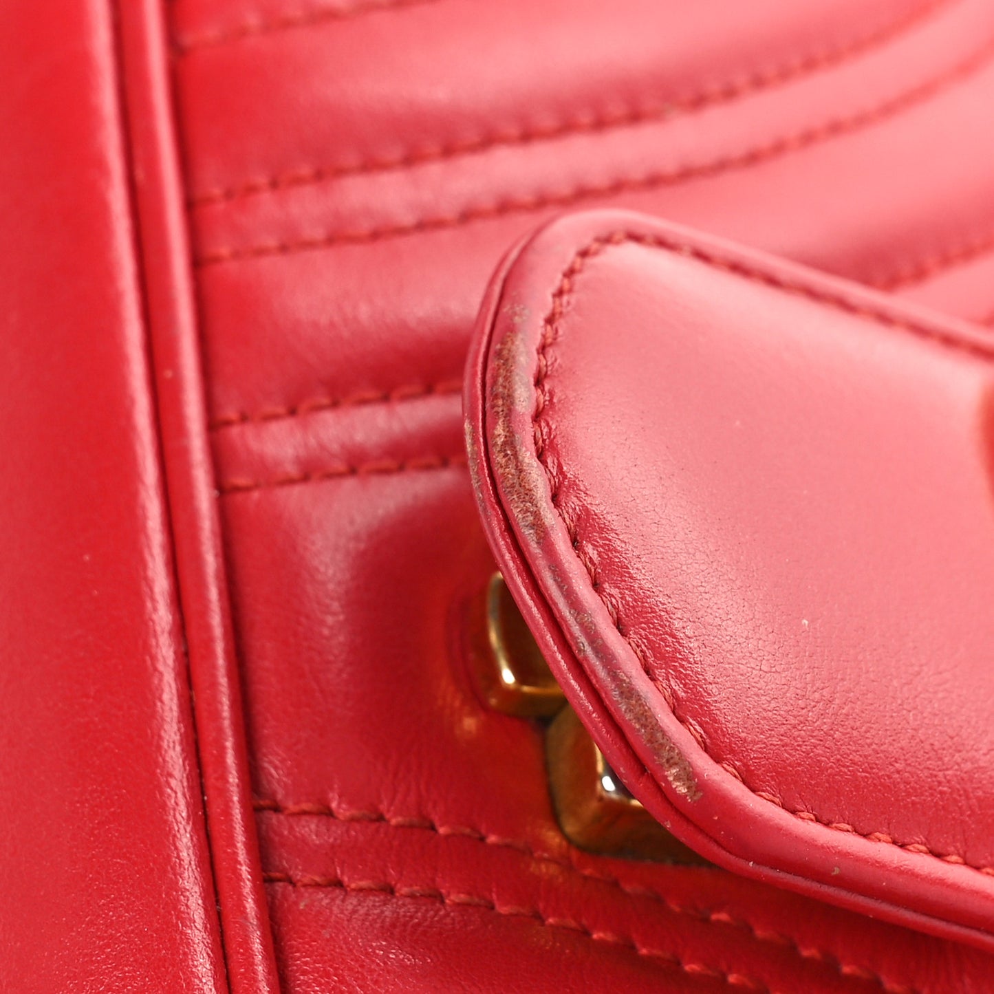 Calfskin Matelasse Small GG Marmont Shoulder Bag Hibiscus Red