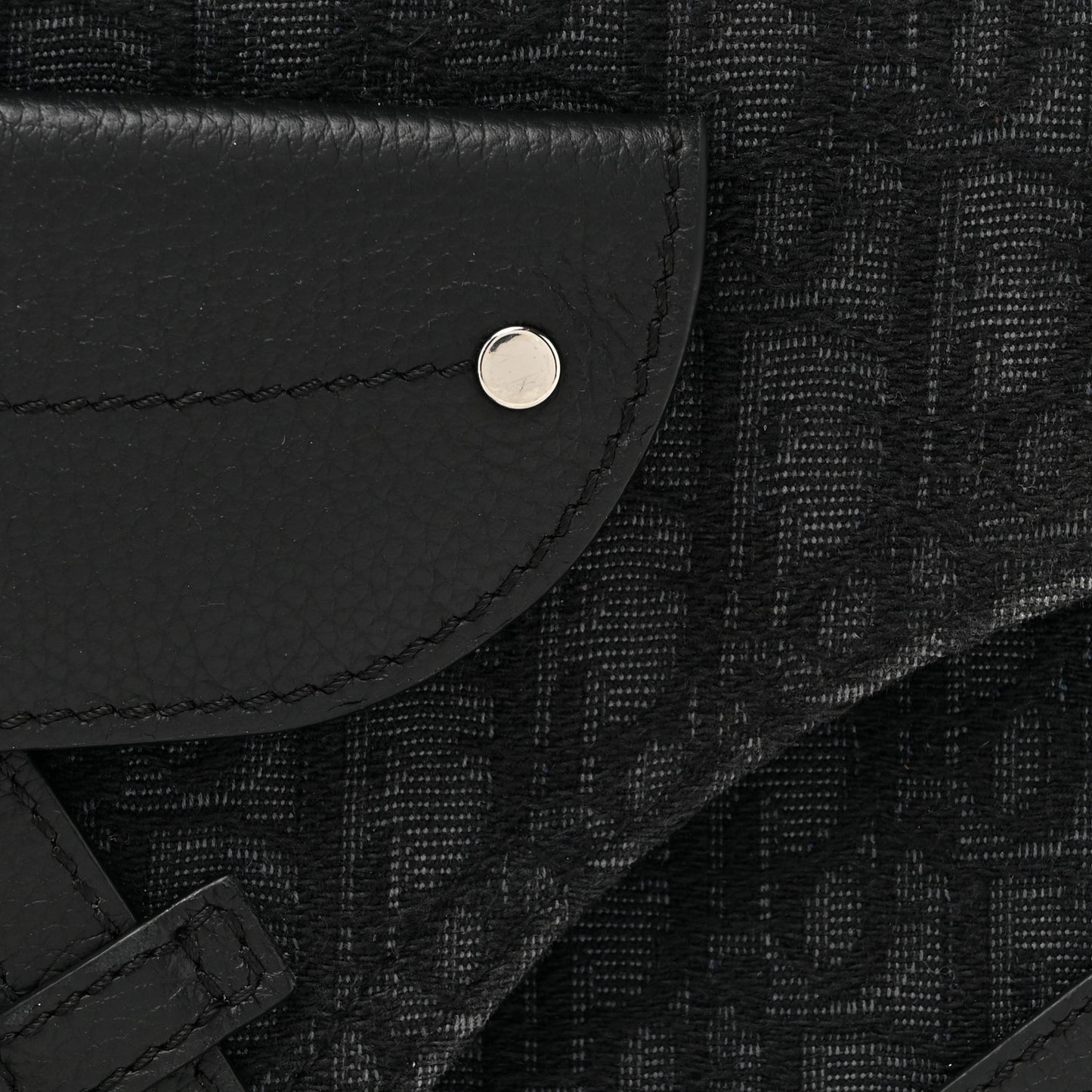 Oblique Saddle Messenger Pouch Black