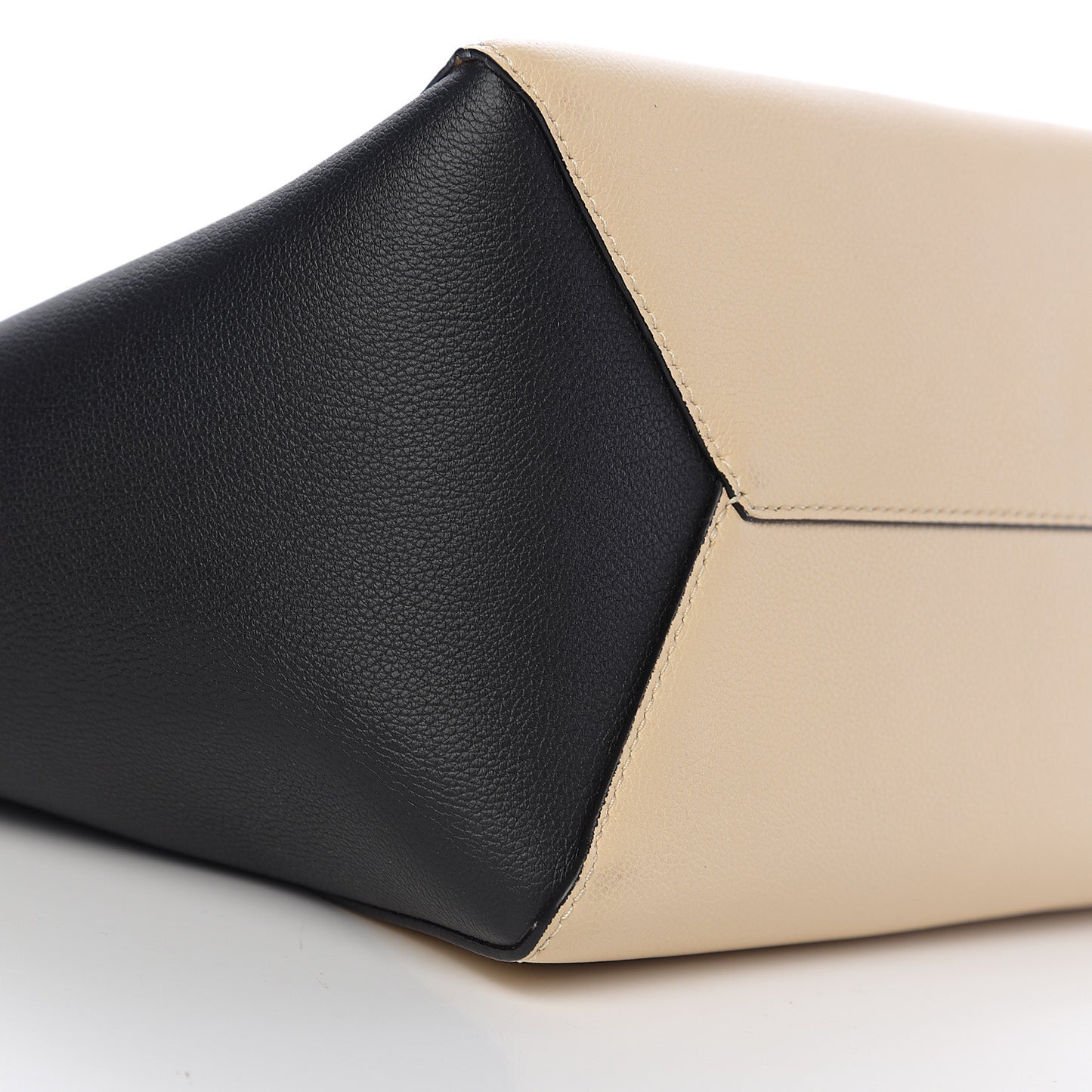 Calfskin Lockme Cabas Vanille Black