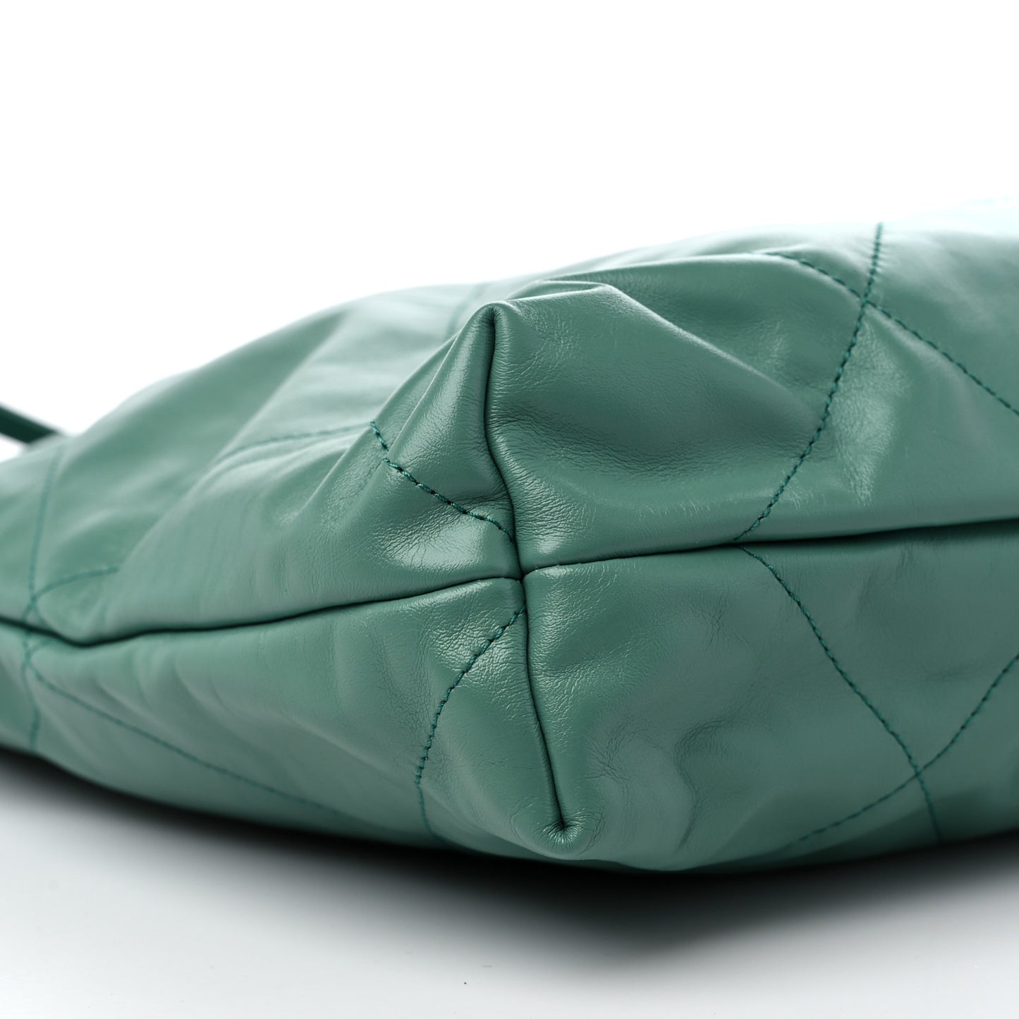 Shiny Calfskin Quilted Chanel 22 Green