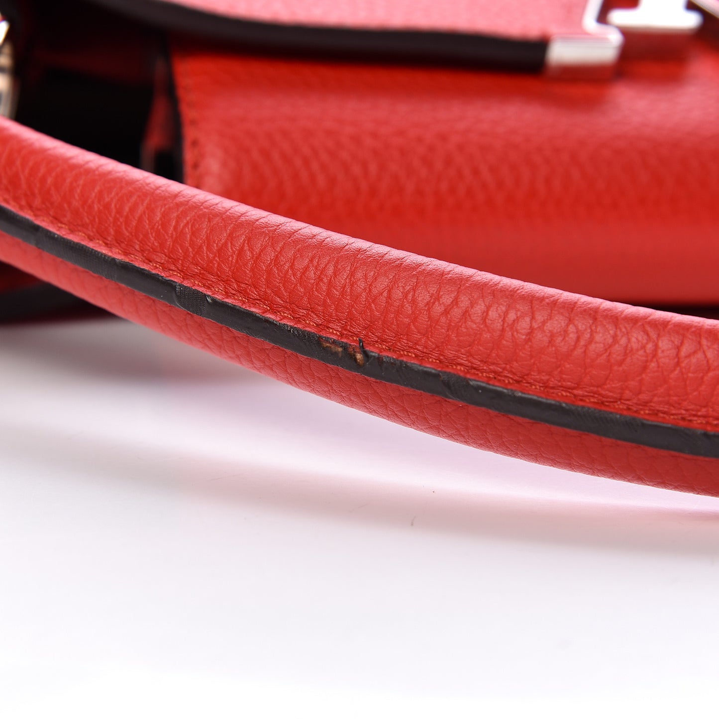 Taurillon Capucines MM Rubis