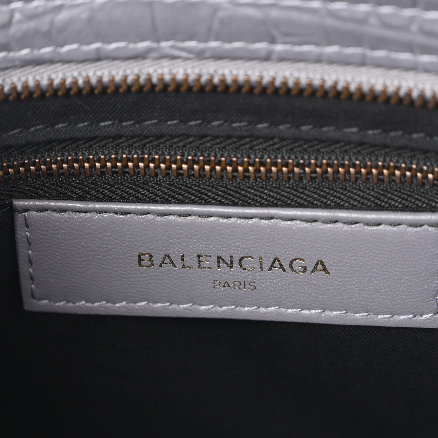 Calfskin Crocodile Embossed Classic Hardware City Gris Beton