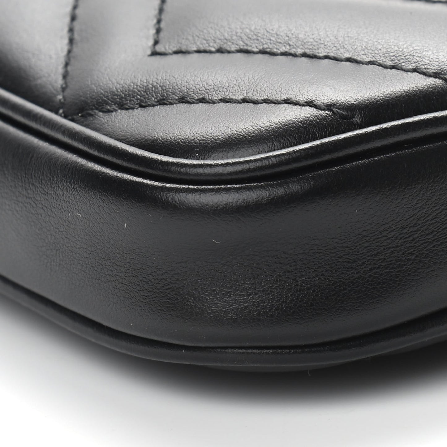 Calfskin Matelasse Mini GG Marmont Chain Crossbody Bag Black