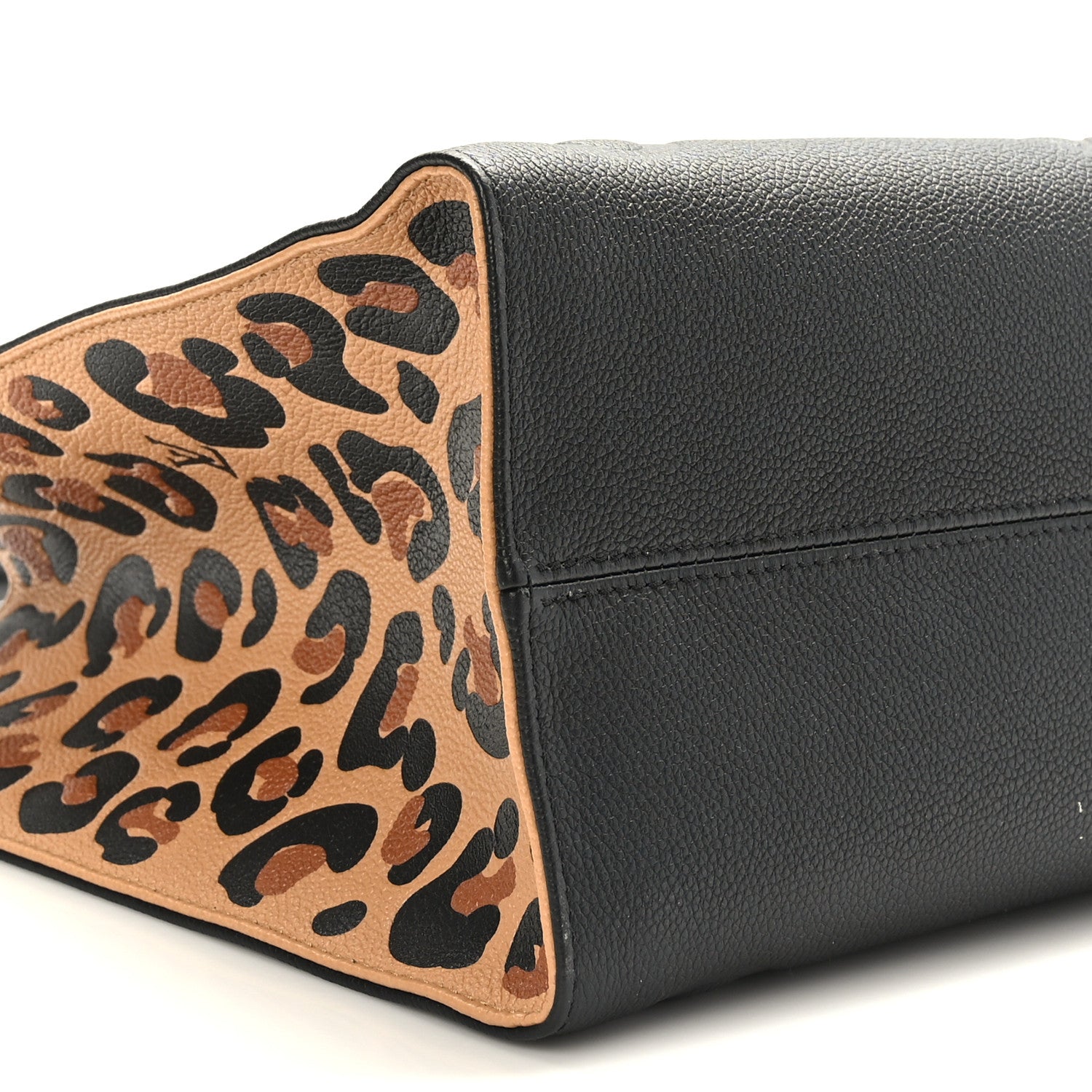Louis Vuitton Empreinte Monogram Giant Wild At Heart Onthego MM Black 7 of 8
