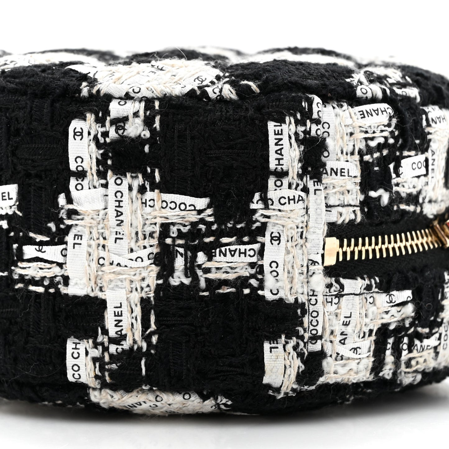 Tweed Quilted Round Clutch With Chain Black Ecru White