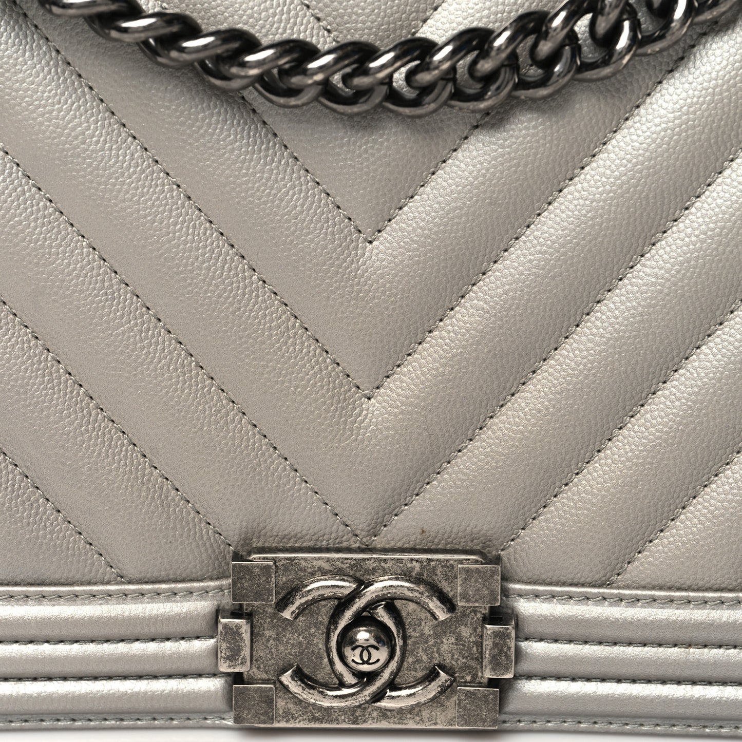Metallic Caviar Chevron Quilted New Medium Boy Flap Silver