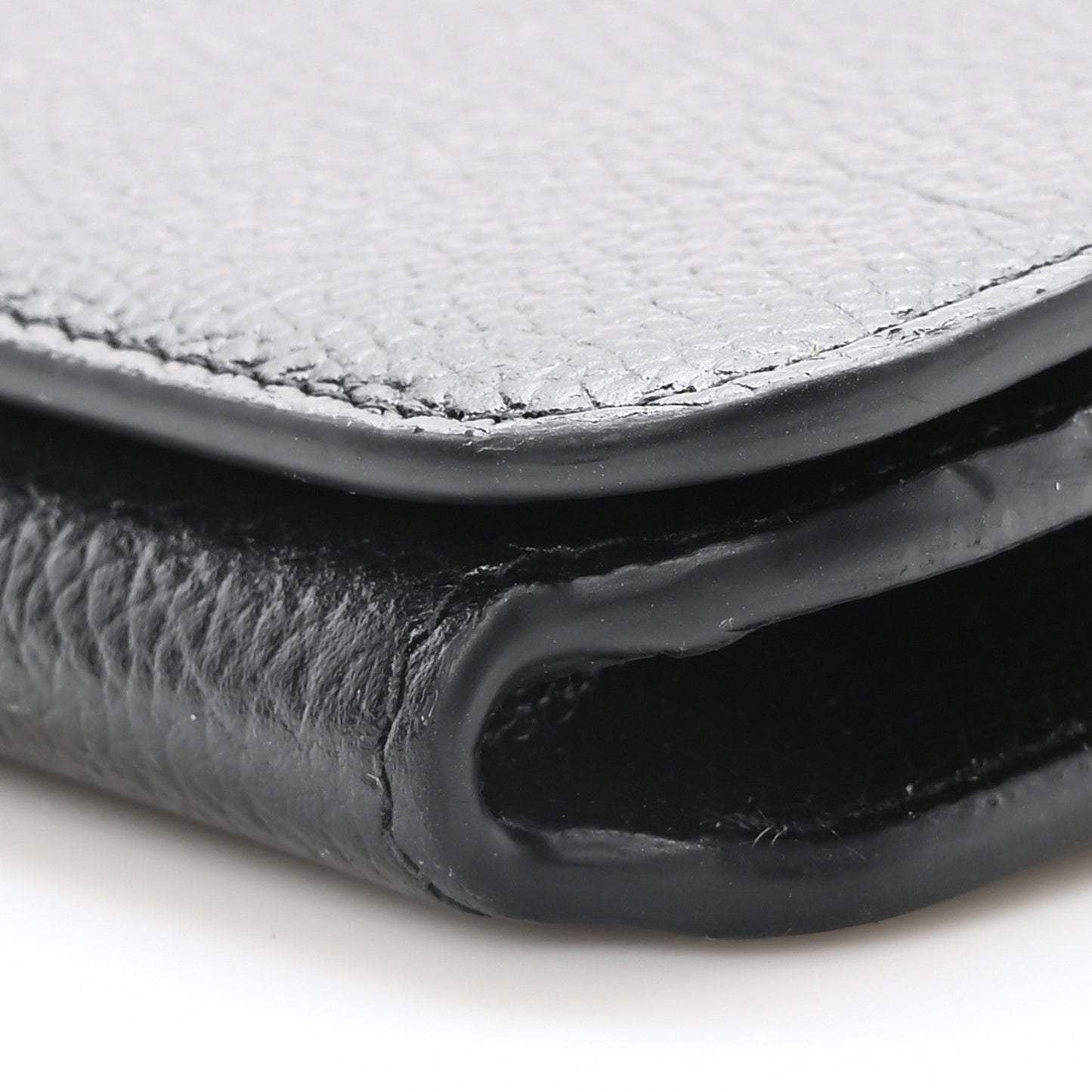 Grained Calfskin Logo Cash Phone Holder Wallet On Chain Black White