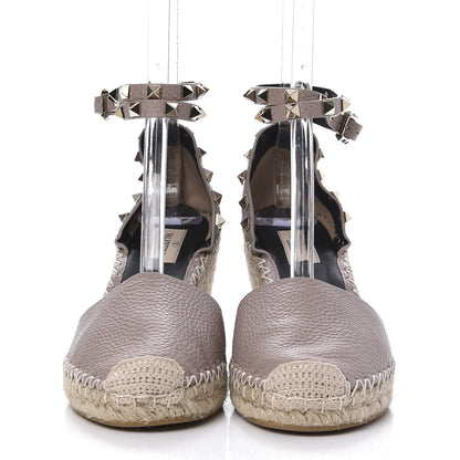 Valentino Garavani Grained Calfskin Rockstud Ankle Wrap Espadrille 15/85mm Wedges 40 Poudre 2 of 9
