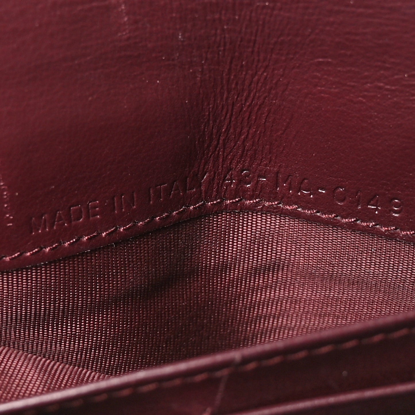 Oblique Saddle Chain Long Wallet Bordeaux