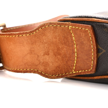 Louis Vuitton Monogram Croissant MM 15 of 15