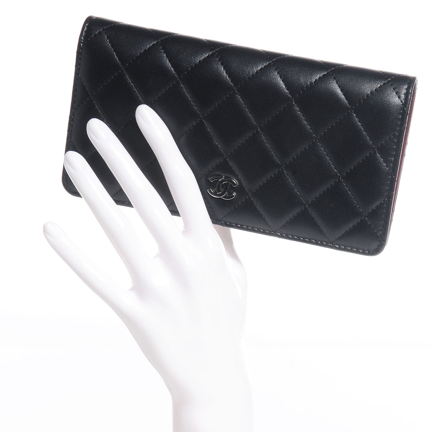 Lambskin Quilted Yen Wallet Black