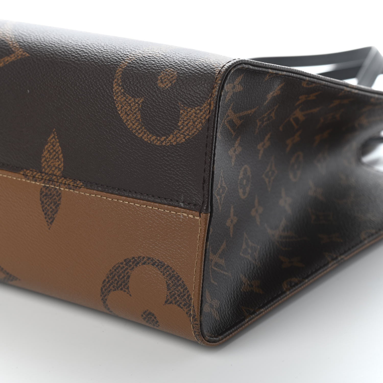 Louis Vuitton Reverse Monogram Giant Onthego MM 8 of 8