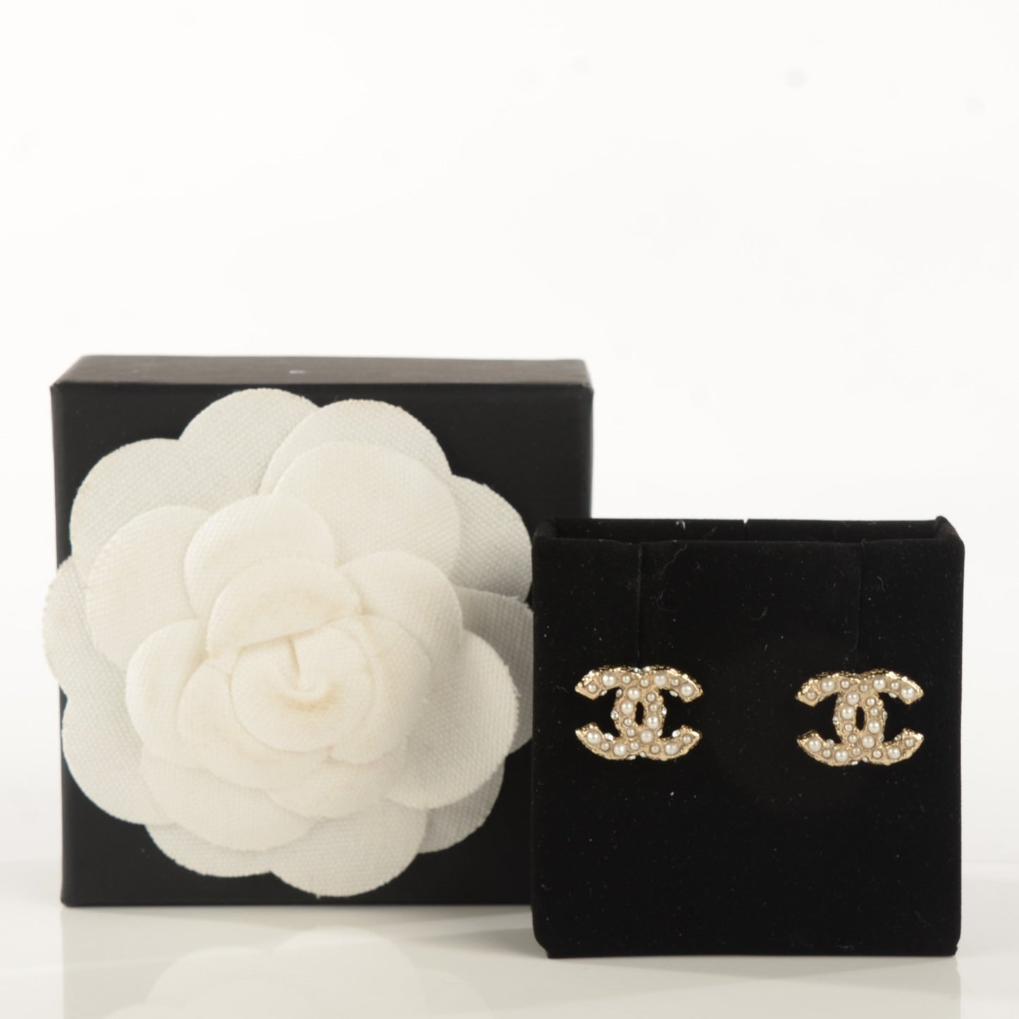 Crystal Pearl CC Earrings Light Gold