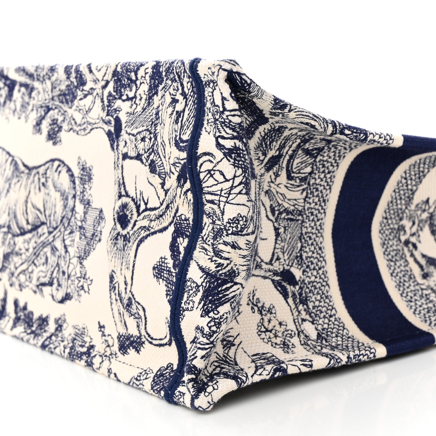 Christian Dior Canvas Embroidered Medium Dioriviera Toile De Jouy Book Tote Blue 10 of 13