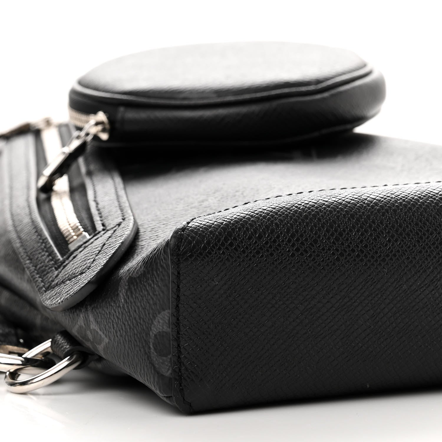 Louis Vuitton Taigarama Duo Slingbag Black 9 of 11