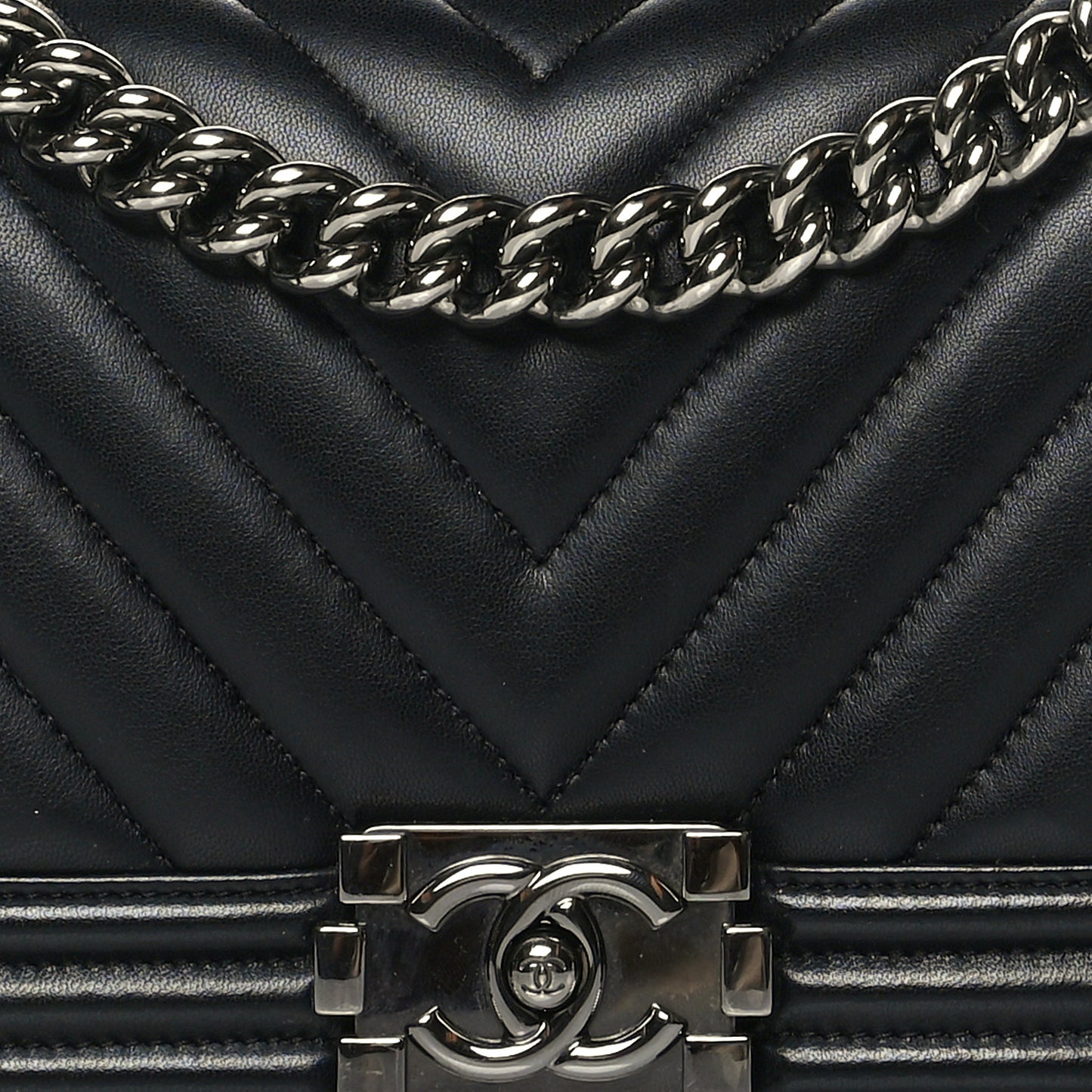 Lambskin Chevron Quilted Medium Boy Flap Black