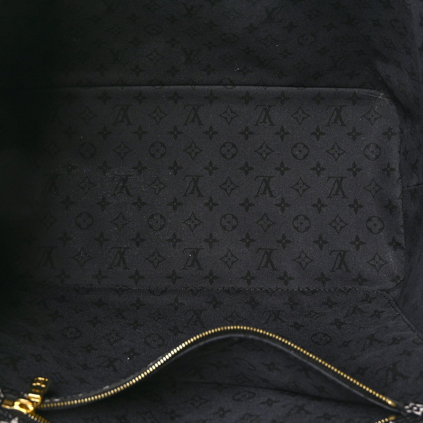 Monogram Giant Crafty Neverfull MM Creme Rouge Black