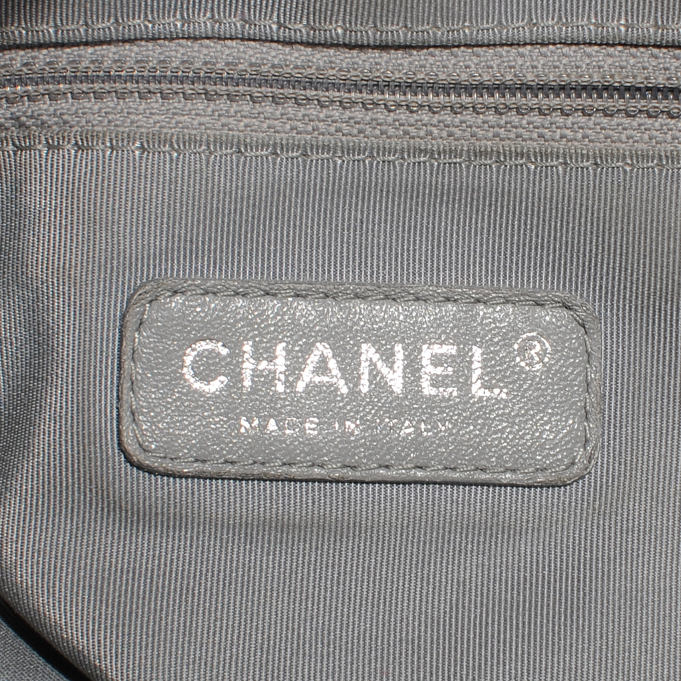 Chanel Calfskin Coco Pleats Hobo Marine Fonce 6 of 8