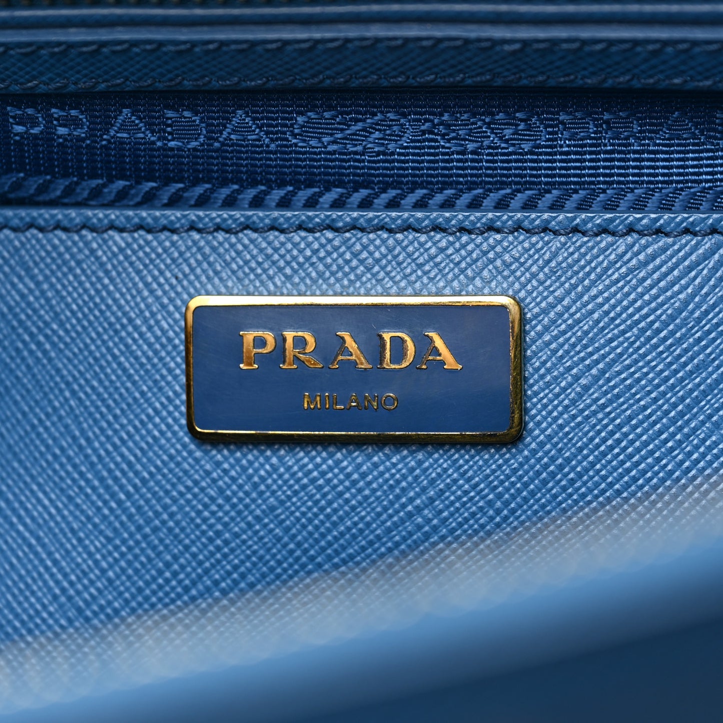 Saffiano Medium Galleria Double Zip Tote Cobalto