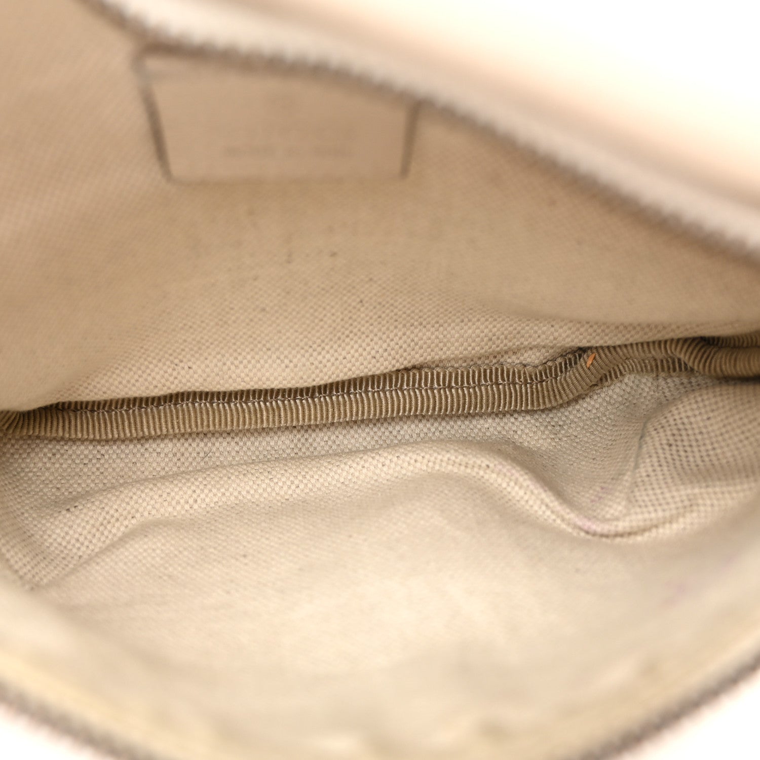 Gucci Grained Calfskin Small Logo Belt Bag White 5 of 10